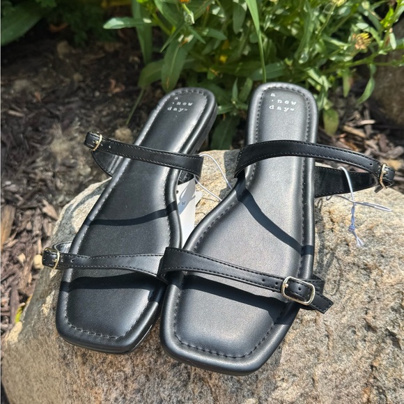 A New Day Black Strappy Slip on Sandals 8.5 NWT - Picture 2 of 9